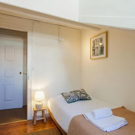 Apartment Combro By Patio 25