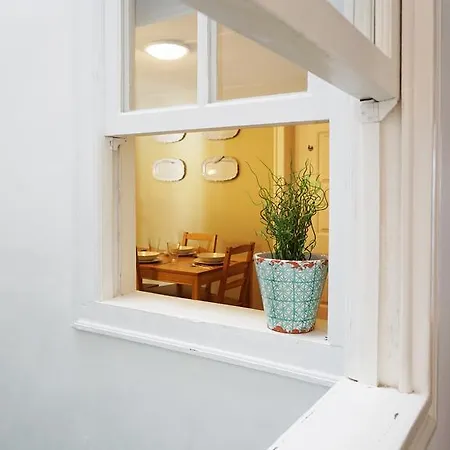 Апартаменти Combro By Patio 25 *